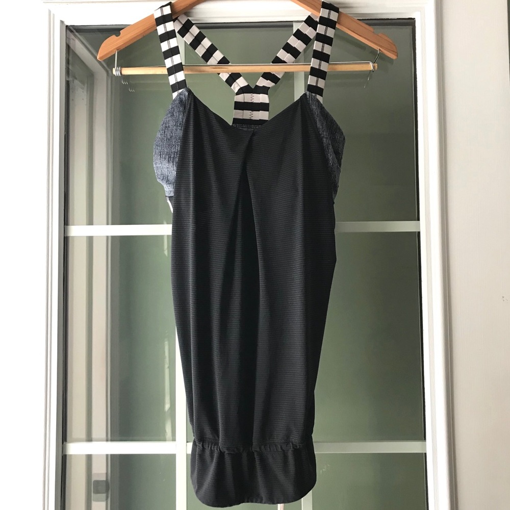 LULU LEMON Black top